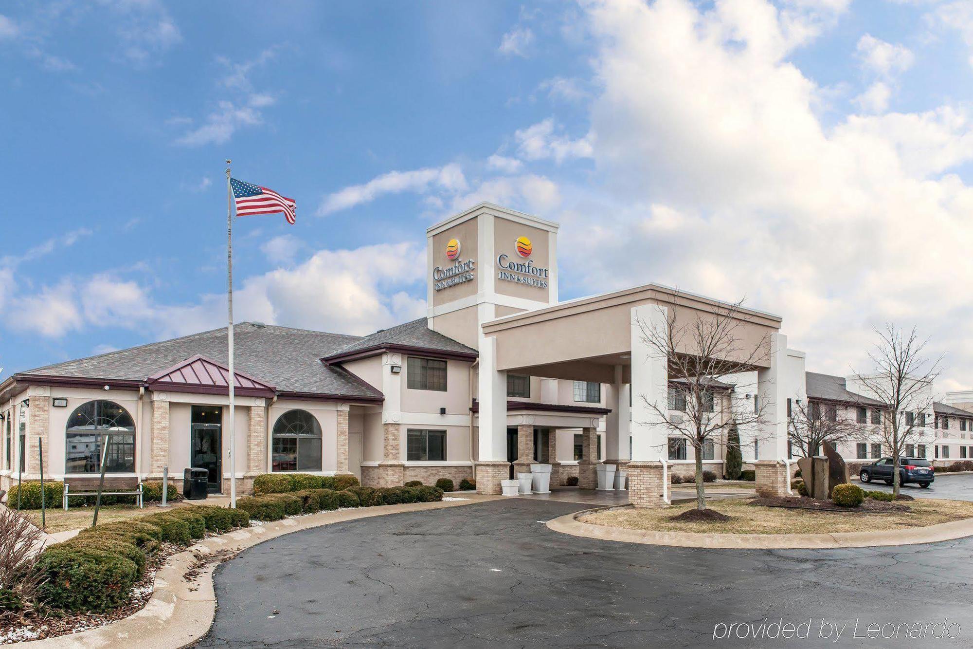 Comfort Inn & Suites Napoleon Exterior photo